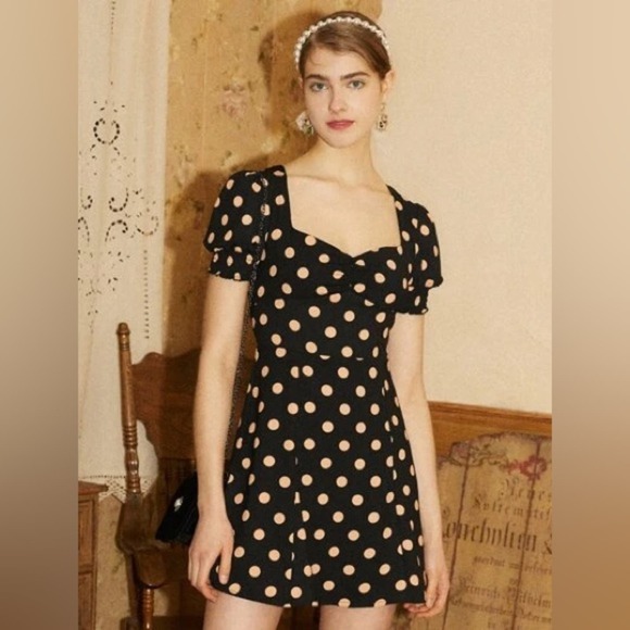 Reformation Dresses & Skirts - Reformation Drea Sweetheart Neckline Crepe Mini Dress Polka Dot size 8